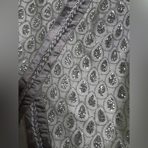 💎 NWT! Silver Glitter Skirt - Picture 6 of 8